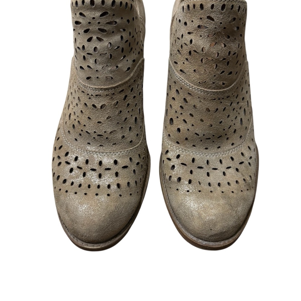 SOFFT Wyoming Ankle Booties with Chunky Heel with Perforated Design Size 8 - Picture 4 of 8